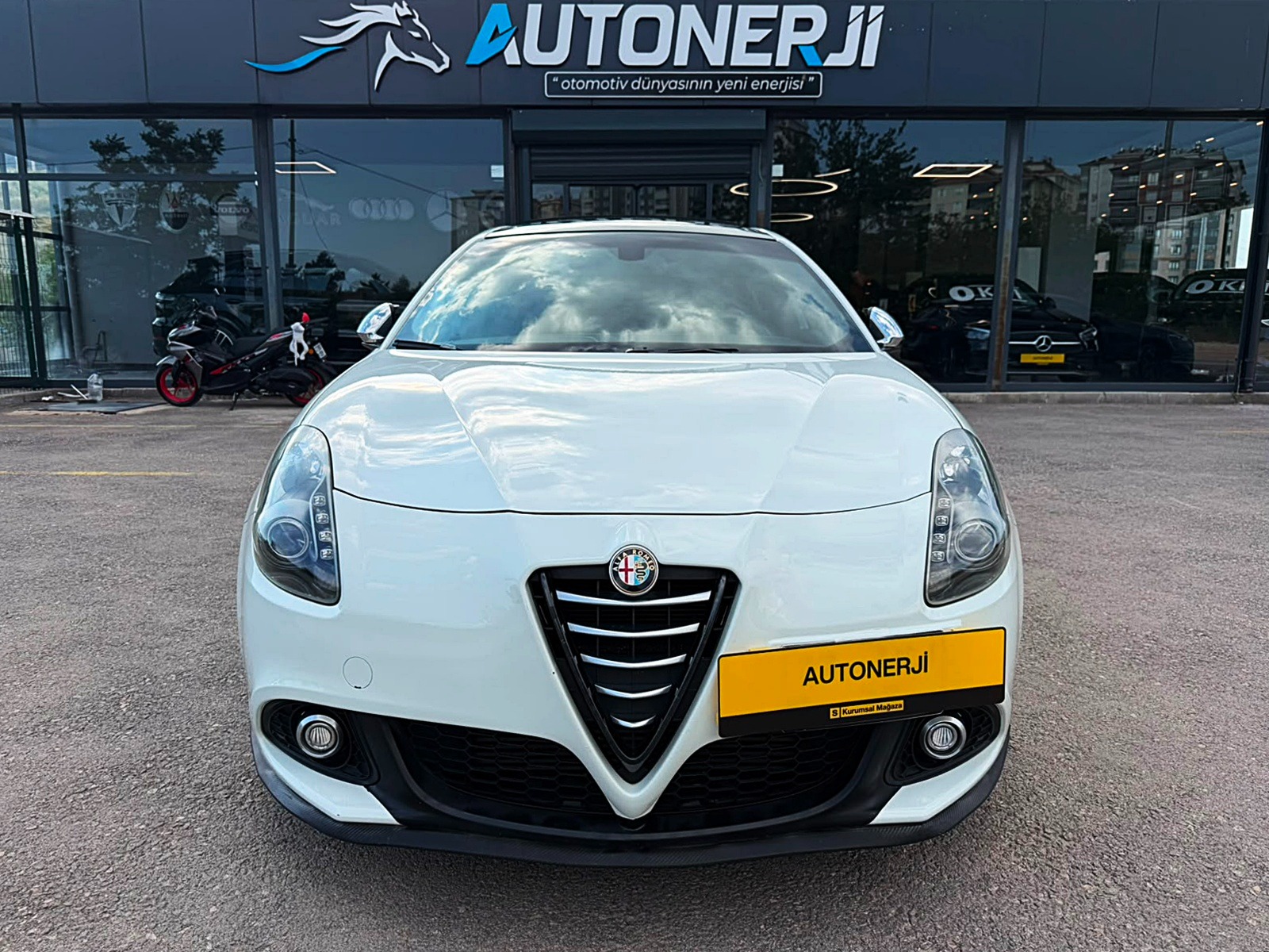 AUTONERJİ'DEN 2014 ALFA ROMEO GİULİETTA 1.4 TB MULTİAİR