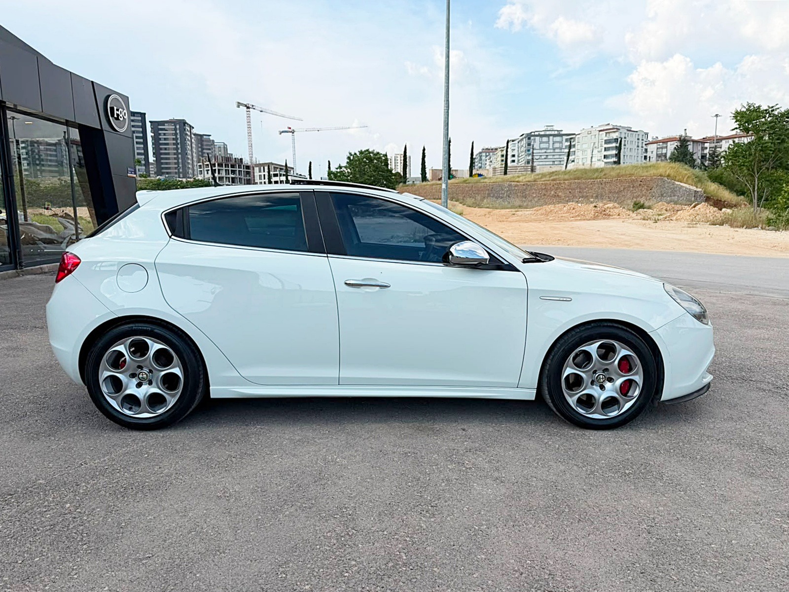 AUTONERJİ'DEN 2014 ALFA ROMEO GİULİETTA 1.4 TB MULTİAİR DİSTİNCT
