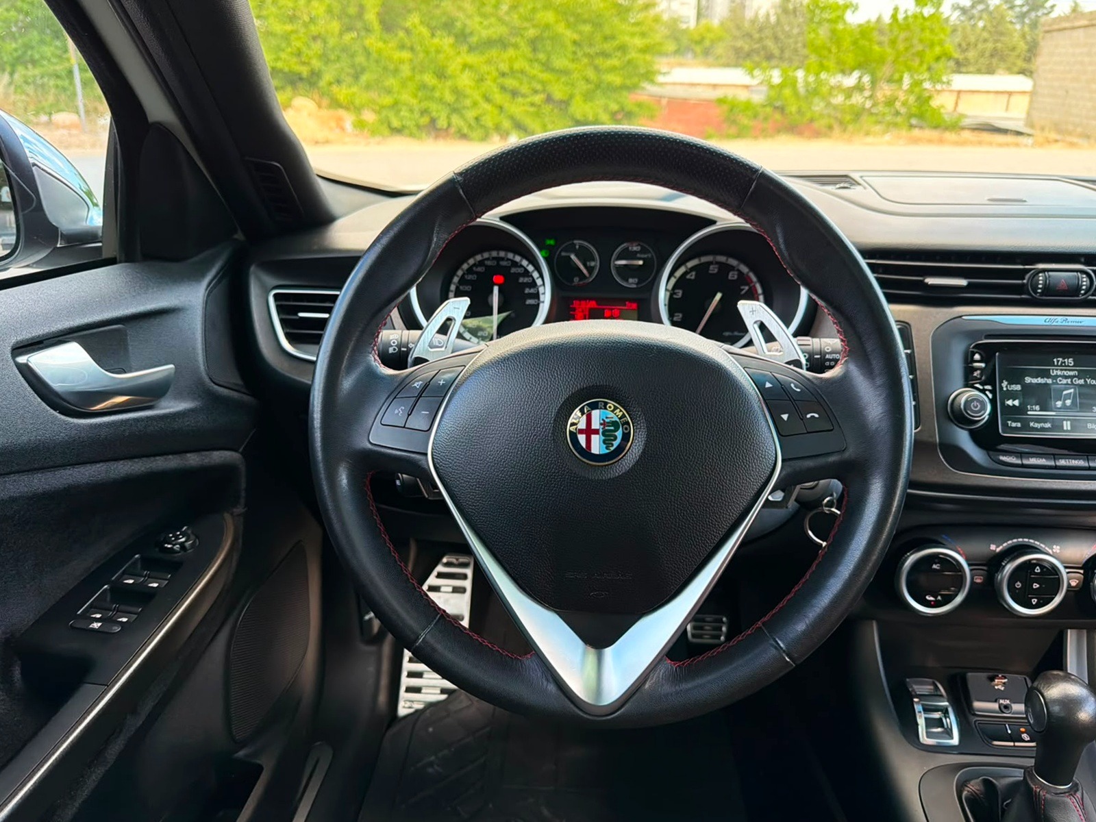 AUTONERJİ'DEN 2014 ALFA ROMEO GİULİETTA 1.4 TB MULTİAİR DİSTİNCT
