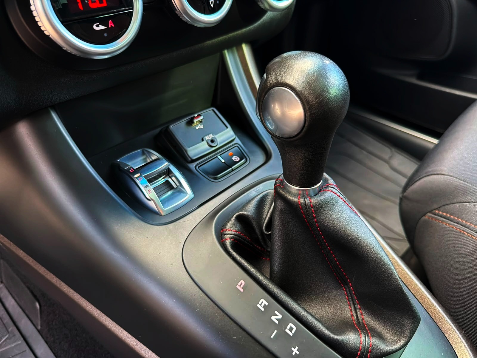 AUTONERJİ'DEN 2014 ALFA ROMEO GİULİETTA 1.4 TB MULTİAİR DİSTİNCT