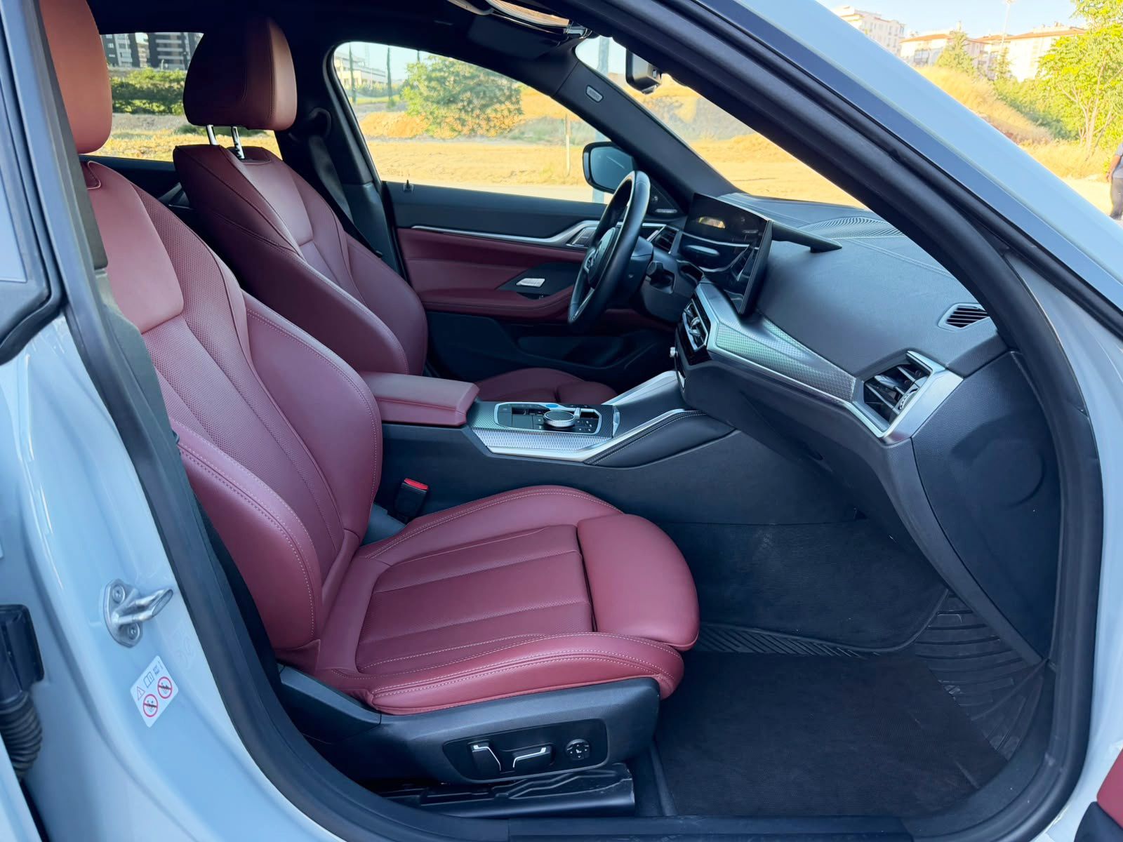 2023 BMW İ4 eDrive40 M SPORT HARMAN KIRMIZI DERİ