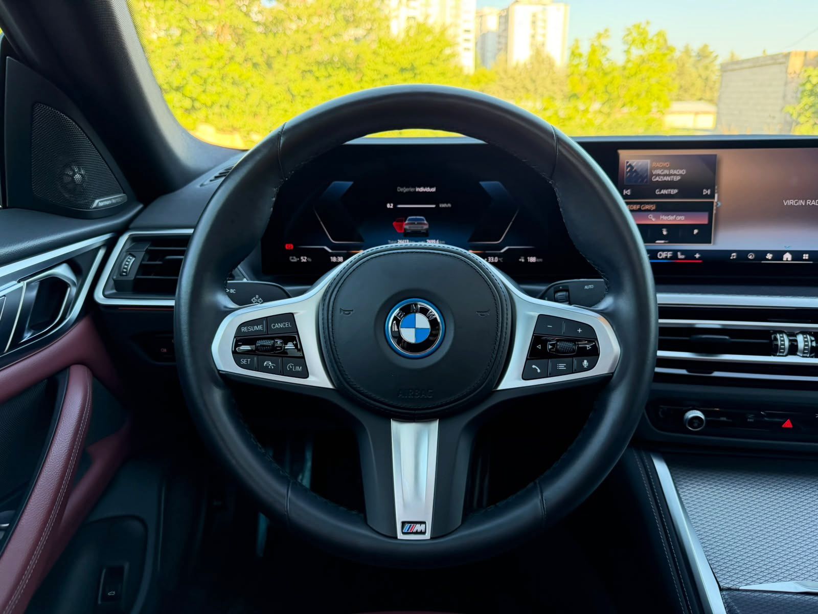 2023 BMW İ4 eDrive40 M SPORT HARMAN KIRMIZI DERİ