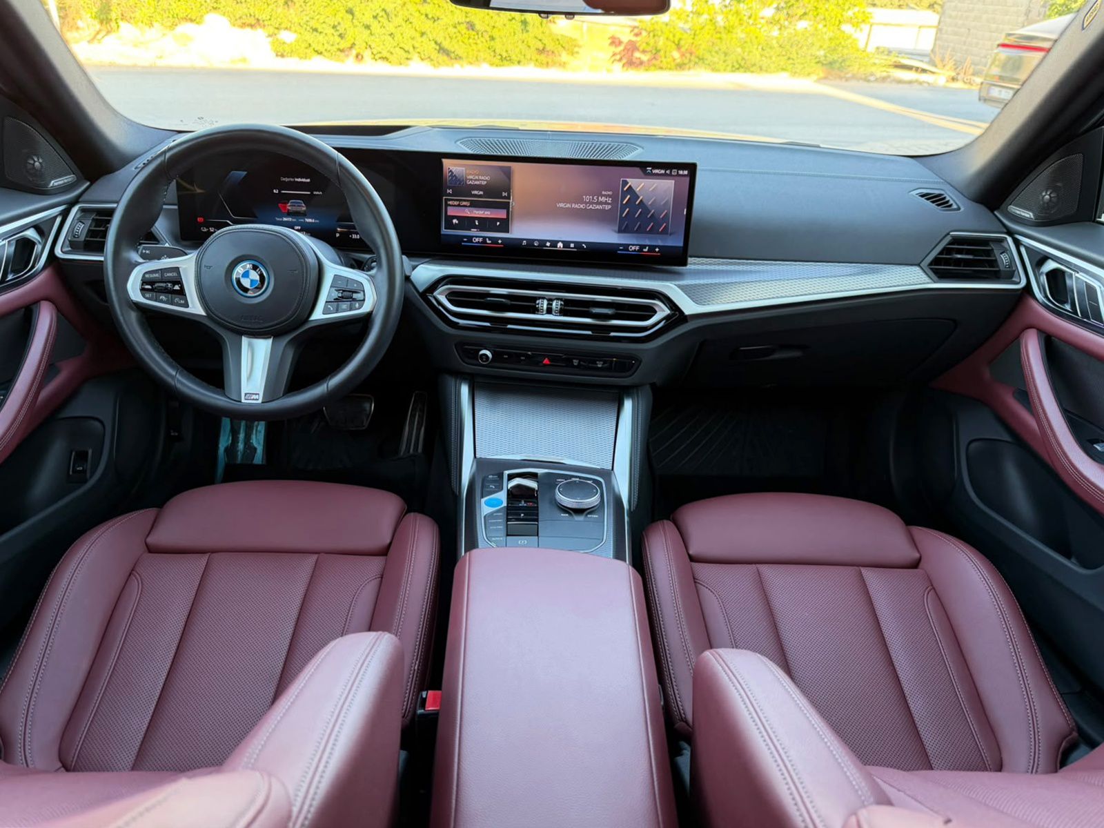 2023 BMW İ4 eDrive40 M SPORT HARMAN KIRMIZI DERİ