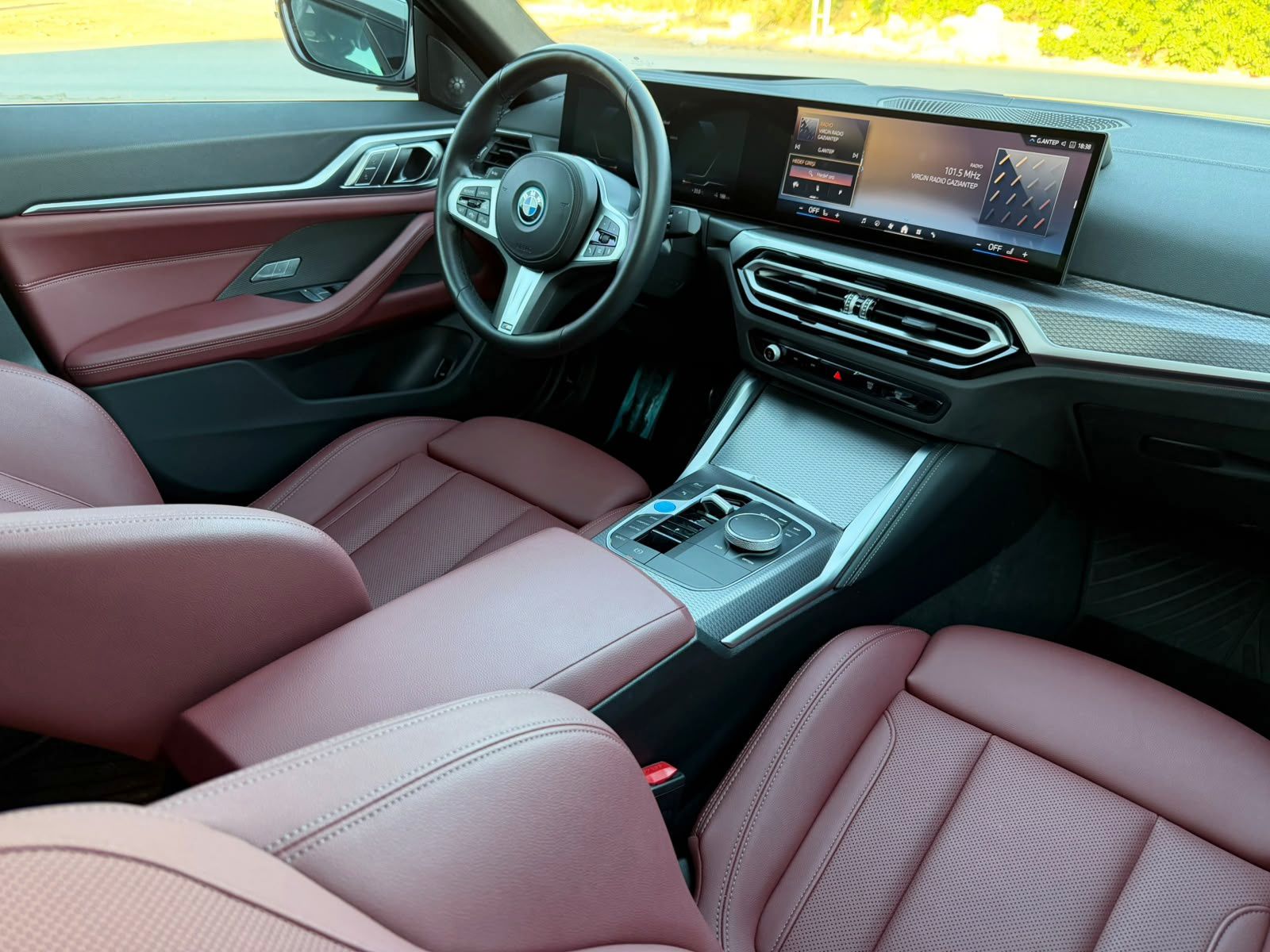 2023 BMW İ4 eDrive40 M SPORT HARMAN KIRMIZI DERİ