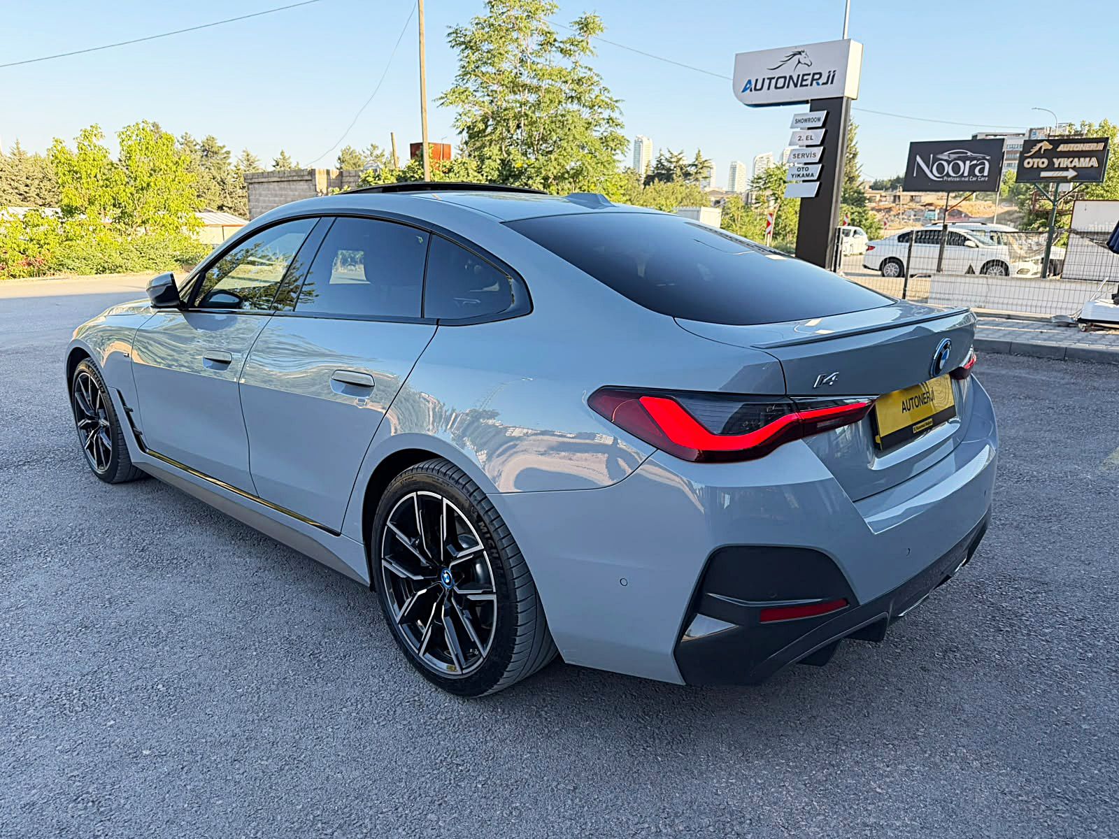 2023 BMW İ4 eDrive40 M SPORT HARMAN KIRMIZI DERİ