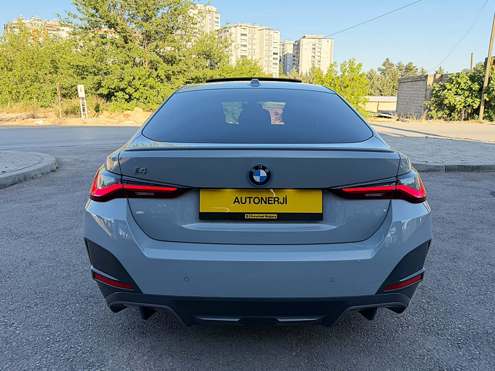 2023 BMW İ4 eDrive40 M SPORT HARMAN KIRMIZI DERİ
