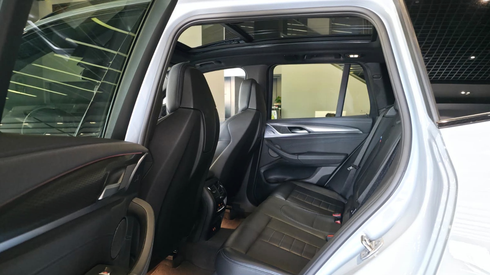 2024 BMW X3 M SPORT 50.th RECARO KOLTUK SHADOW