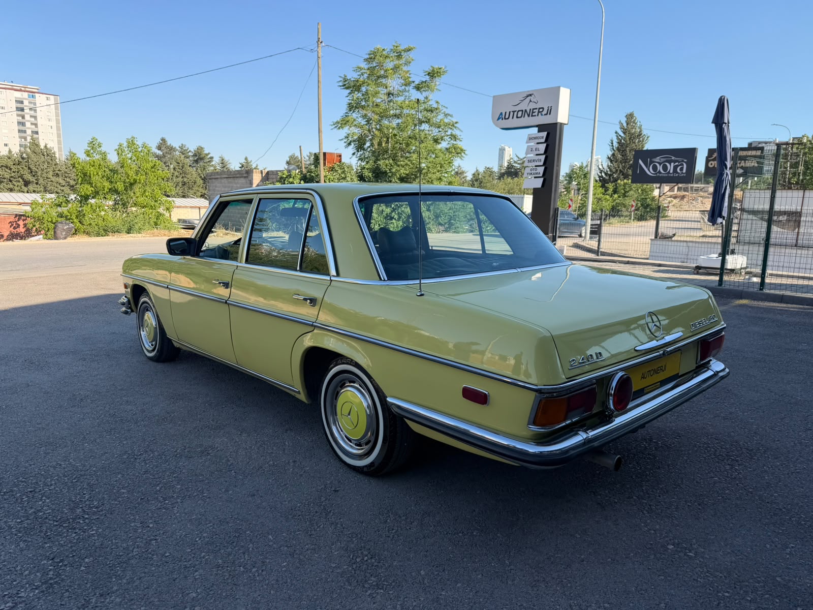 Mercedes Benz W115 KASA 1975 Model Bakımlı SUNROOF