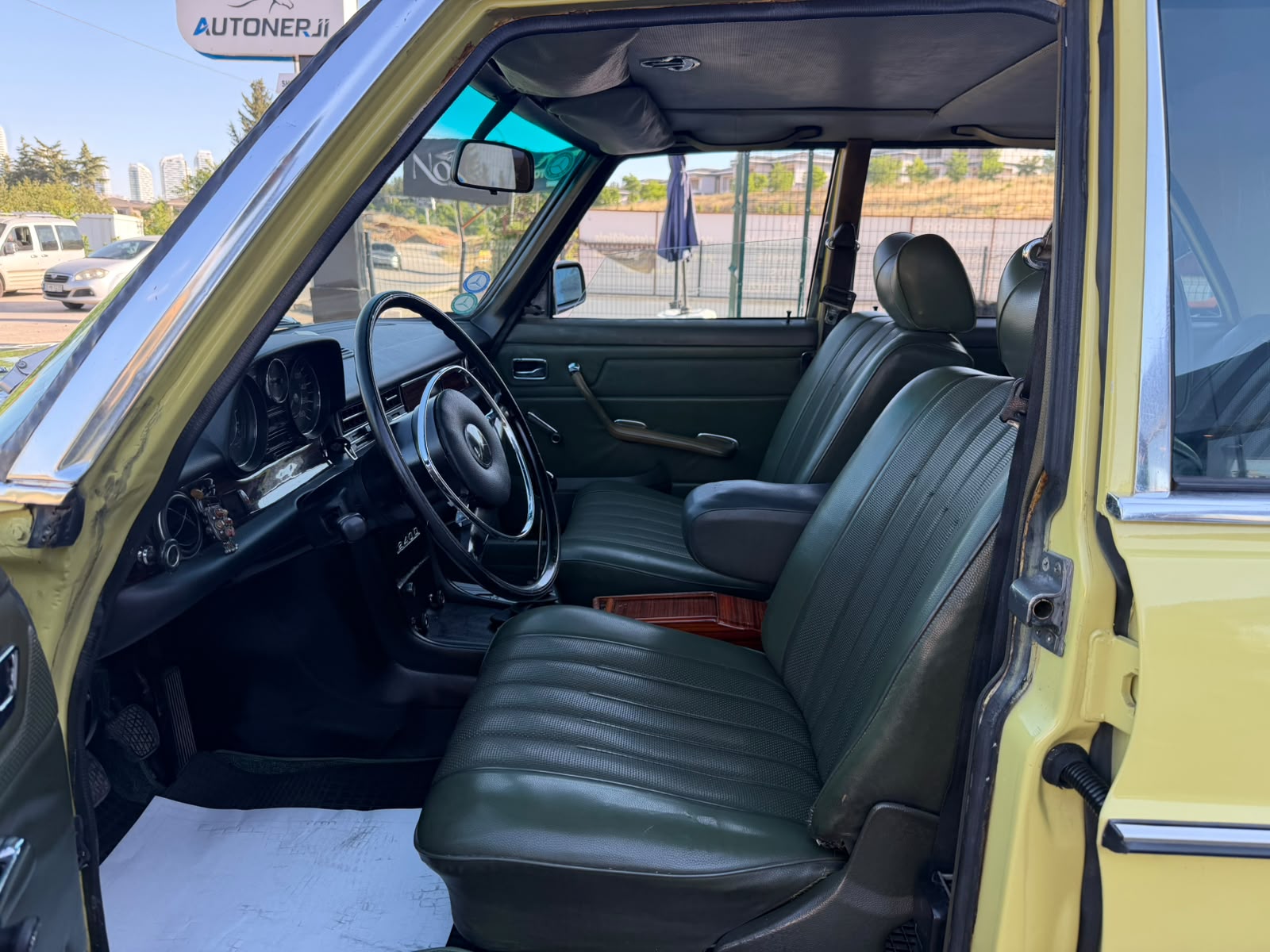 Mercedes Benz W115 KASA 1975 Model Bakımlı SUNROOF