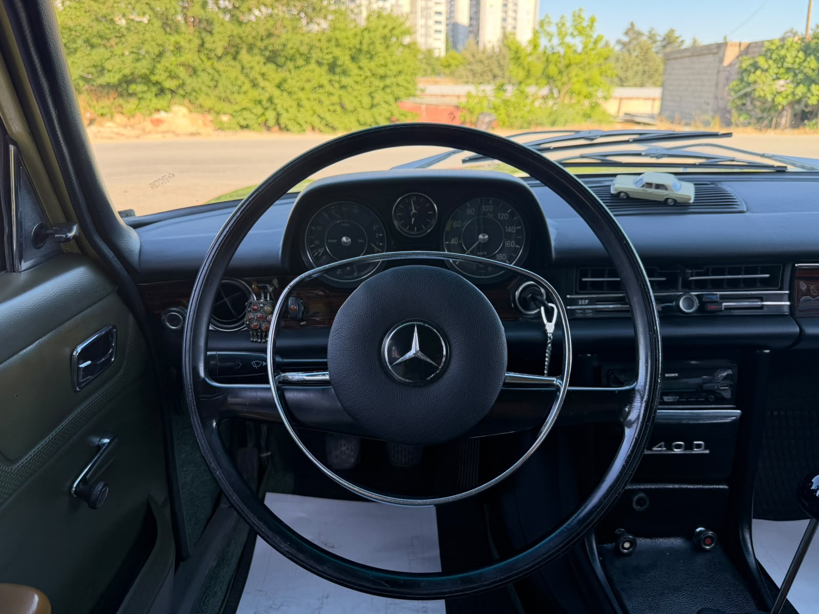 Mercedes Benz W115 KASA 1975 Model Bakımlı SUNROOF