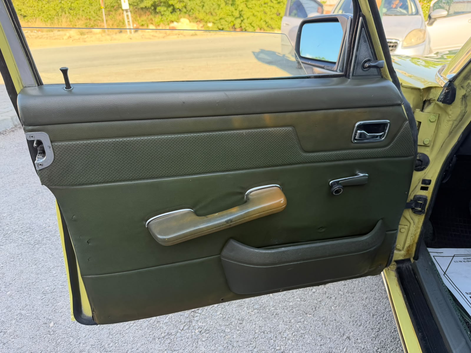 Mercedes Benz W115 KASA 1975 Model Bakımlı SUNROOF