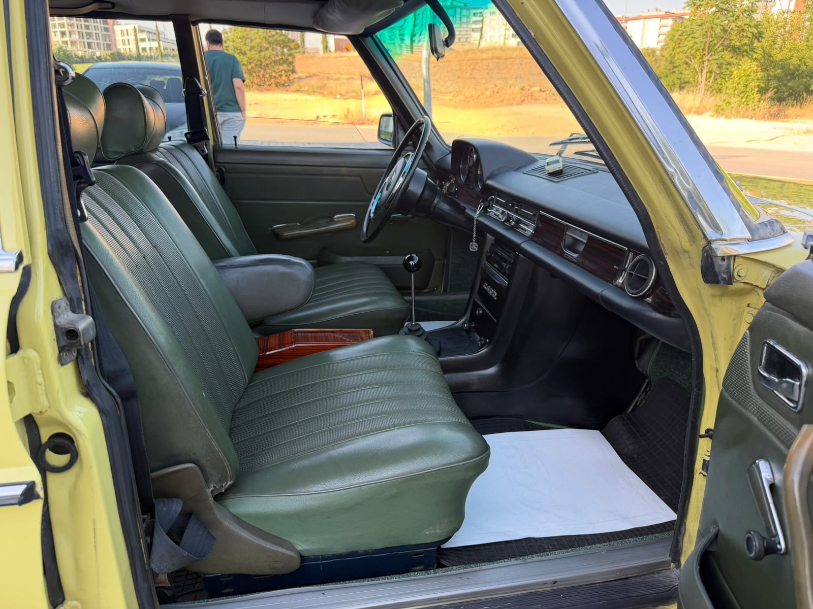 Mercedes Benz W115 KASA 1975 Model Bakımlı SUNROOF