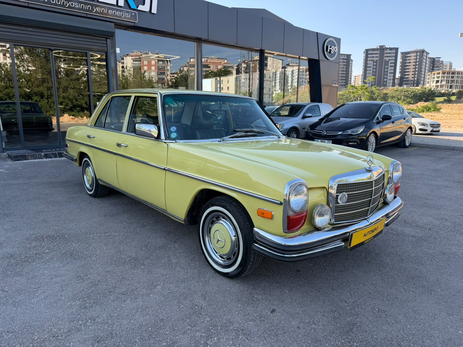 Mercedes Benz W115 KASA 1975 Model Bakımlı SUNROOF