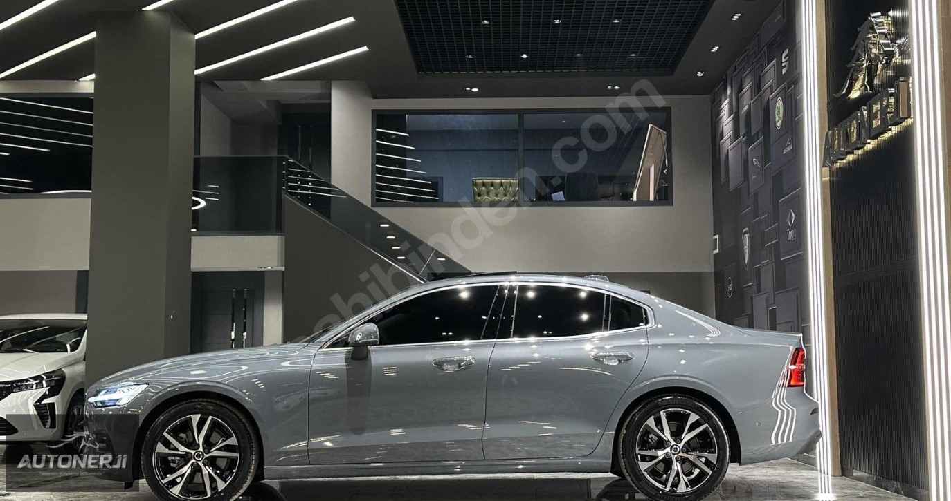 VOLVO S60 2.0 B5 PLUS DARK 4X4 250 HP 