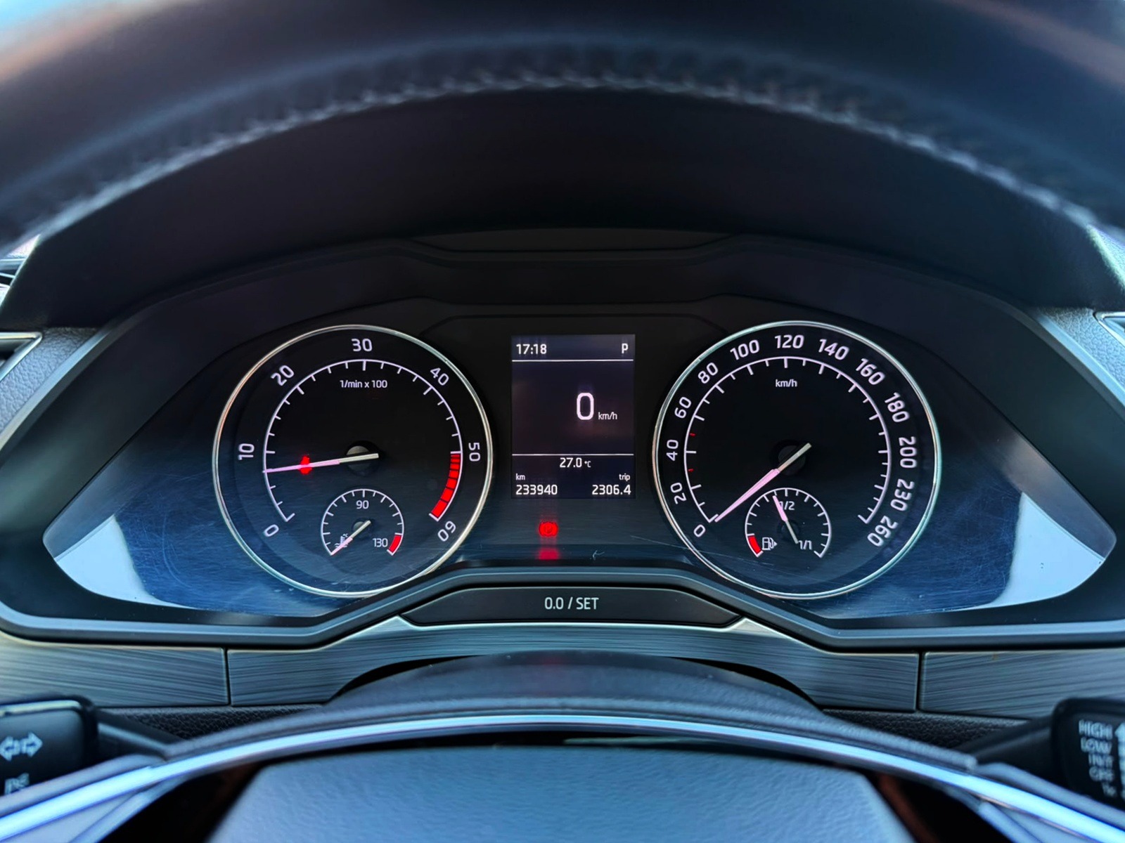AUTONERJİ'DEN 2020 SKODA SUPERB 1.6 TDI ELİTE CAM TAVAN DSG